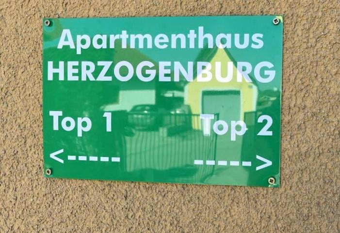 Haus Herzogenburg - Ferienwohnungen Eksteriør billede